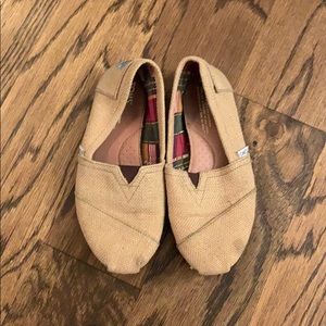 Burlap TOMS